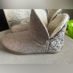 Rockport Gray and Cream Women's Slippers